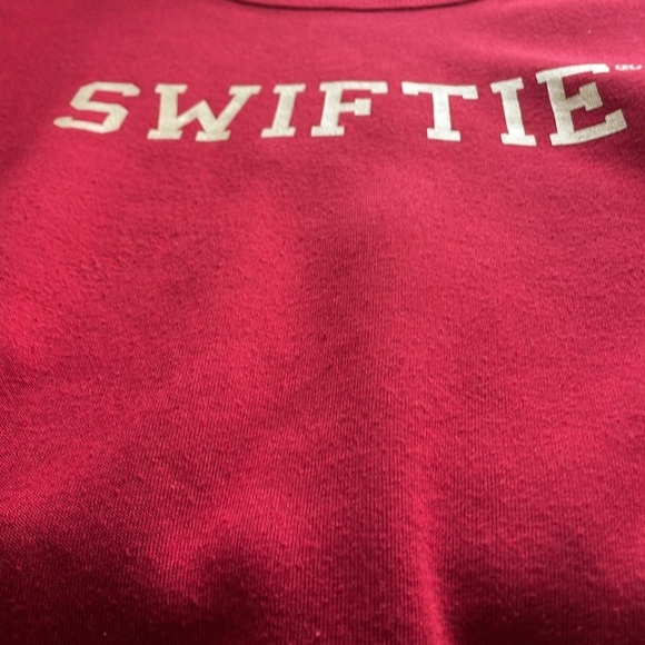 Taylor Swift Swiftie Sweatshirt Medium Red Hoodie Crewneck TS Merch Tour Red Era - Picture 11 of 14